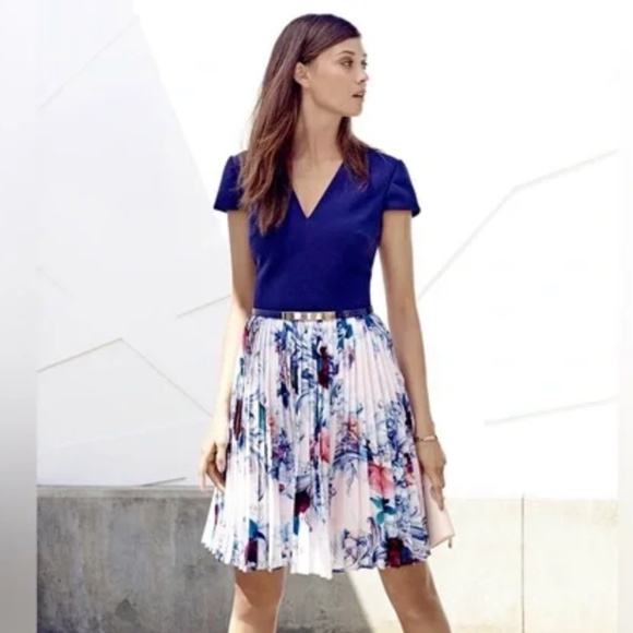 Ted Baker London Dessy Acanthus Scroll Cap Sleeves Floral Pleated Dress Size 12 - Picture 3 of 16